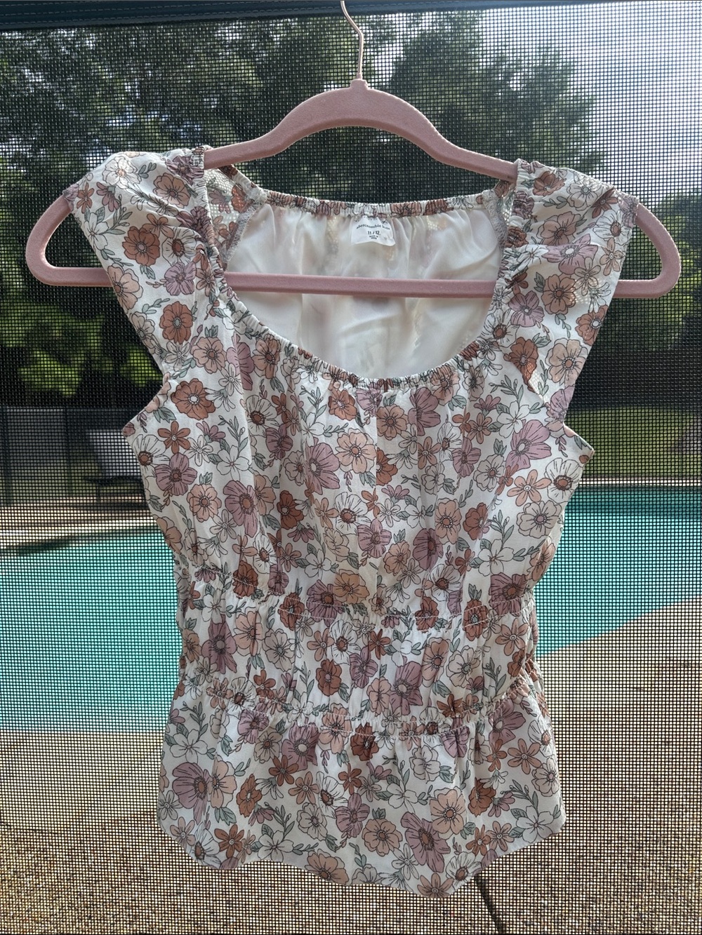 abercrombie kids Floral Ruffle Sleeve Camisole in Cream and Dusty Pink